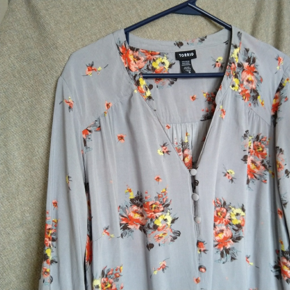 Torrid Floral Blouse Size 3 - Picture 4 of 8
